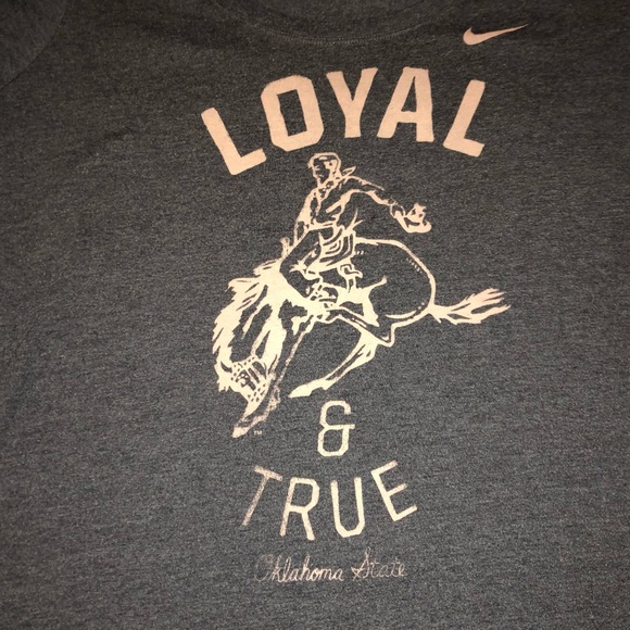 Nike T-Shirt Oklahoma State Cowboy Loyal and True Design - Size XL - Picture 2 of 3